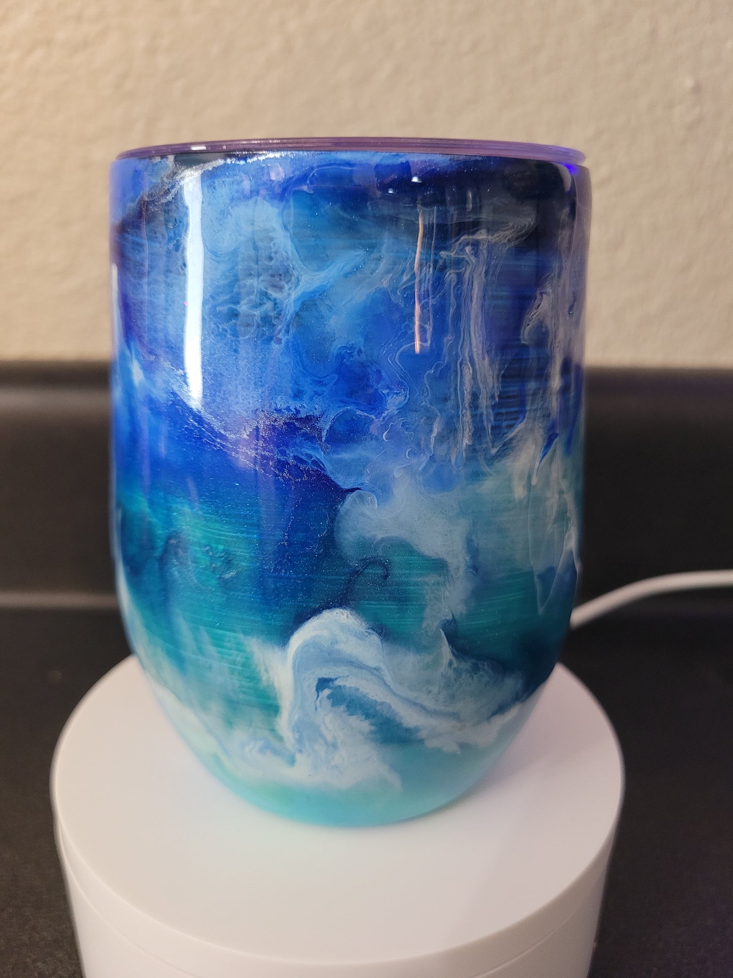 Beachy Waves wine tumbler. READY TO SHIP.